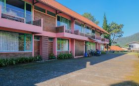 RedDoorz Syariah near Kopeng Treetop Adventure